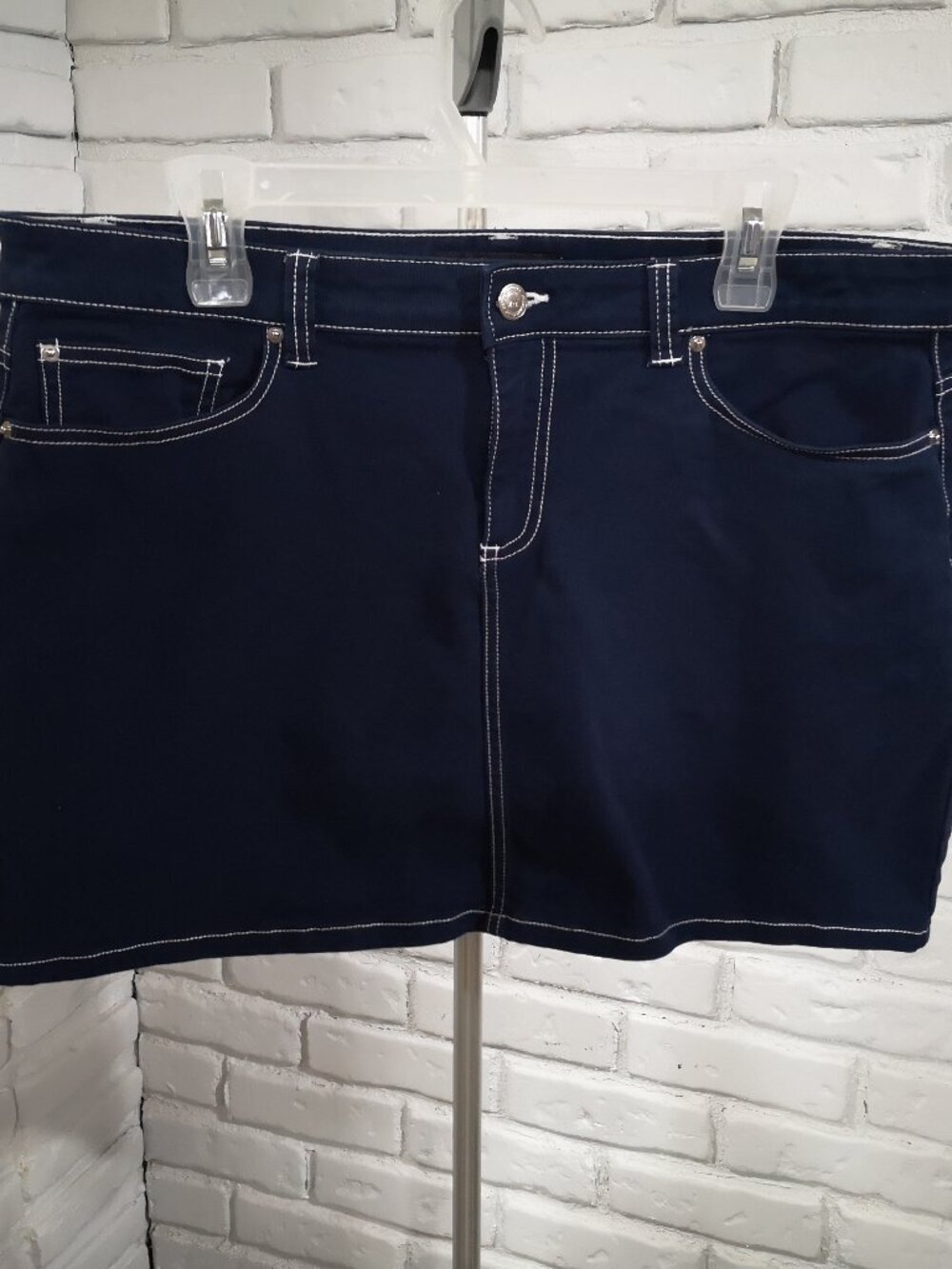 Airwalk Ladies Size 12 Dark Wash Zipper & Button Closure Mini Denim Skirt